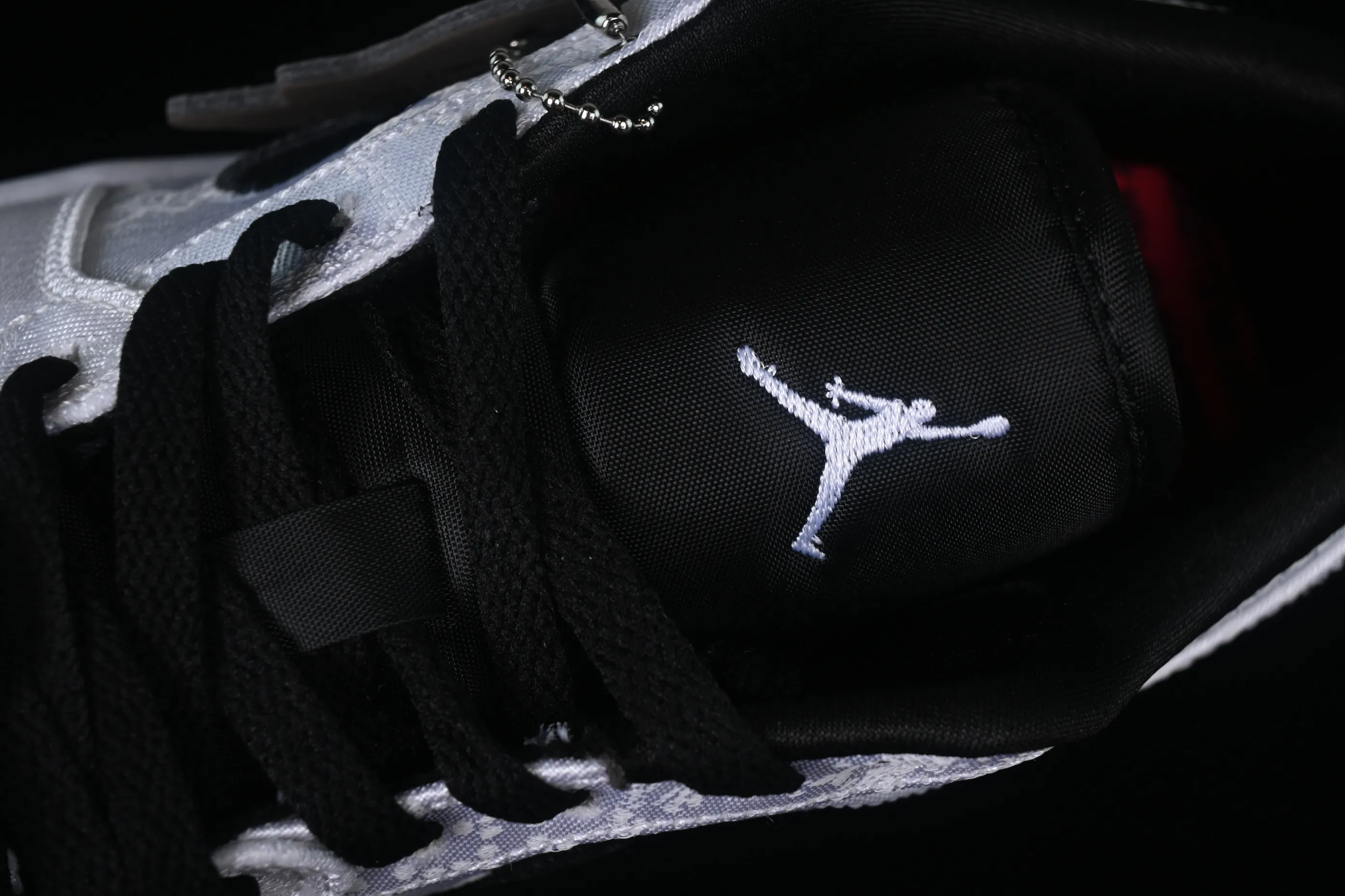 All categories Air Jordan Jordan series basketball shoes Air Jordan 1 Low Z version CLOT x Air Jordan 1 Low "Fearles" AJ1 Joe 1 white silk low-top cultural casual sneakers CU2804-100